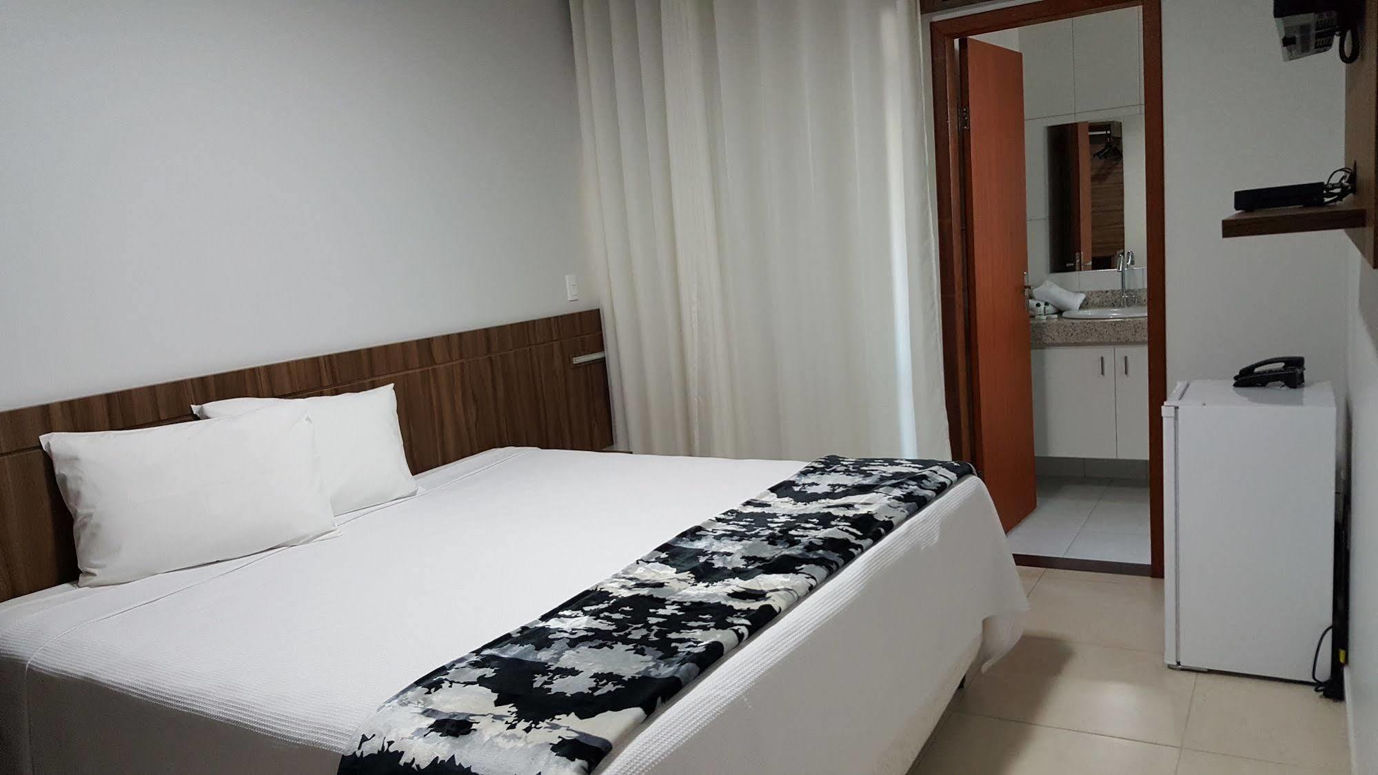 Manhattan Apart Hotel Caratinga Exterior foto